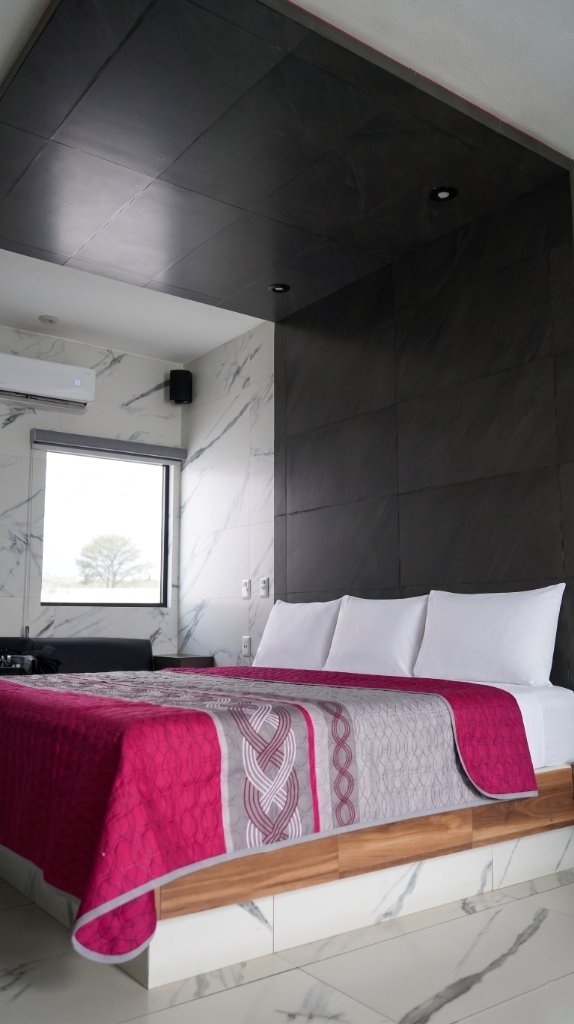 Suite Sencilla Motel Amsterdam - Cama King Size